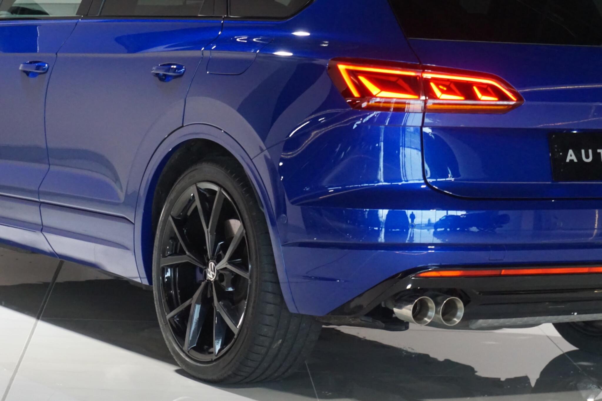 Volkswagen Touareg 3.0 V6 TSI eHybrid 14.3kWh R SUV 5dr Petrol Plug-in Hybrid Tiptronic 4Motion Euro 6 (s/s) (462 ps)